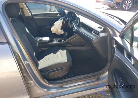 2022 Kia K5 Lx z USA, uszkodzony, nr VIN 5XXG24J25NG133388